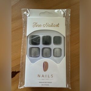 NWT Aularso Black Press on Toenails